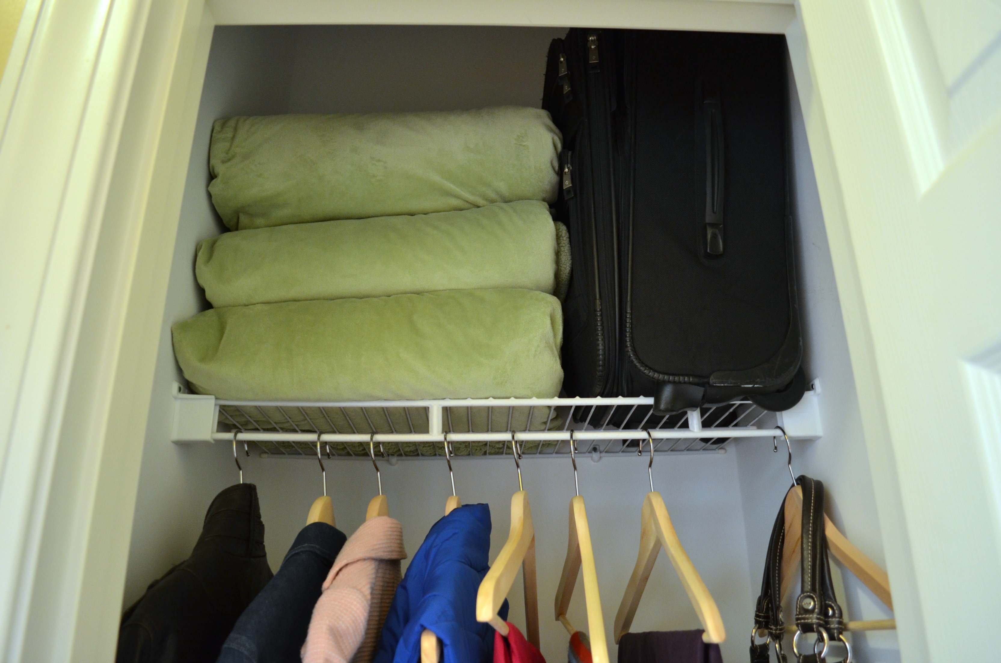 How to Use a Small Closet