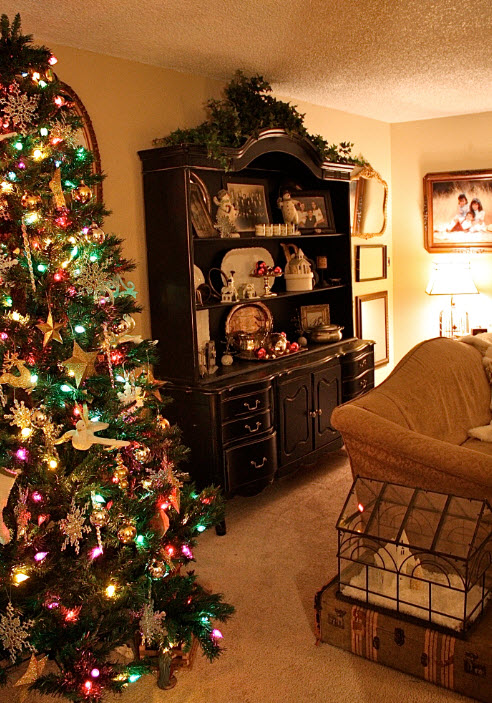 Amplified Apartments: Home Edition: The Winsome Christmastime Washington Retreat