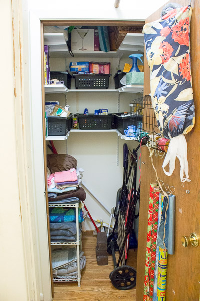 Small Space Organization: Fit Your Life Into Your Space-Linen_Closet[1]