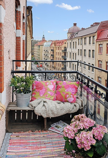 pallet bench for apartment balcony - ForRent.com