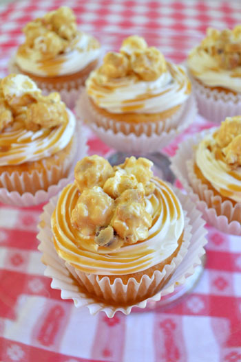 baseball-party-cracker-jack-cupcakes_ForRent.com