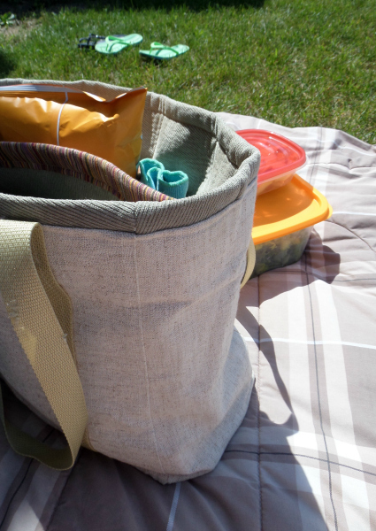 Fabric Tote For Picnics-ForRent.com