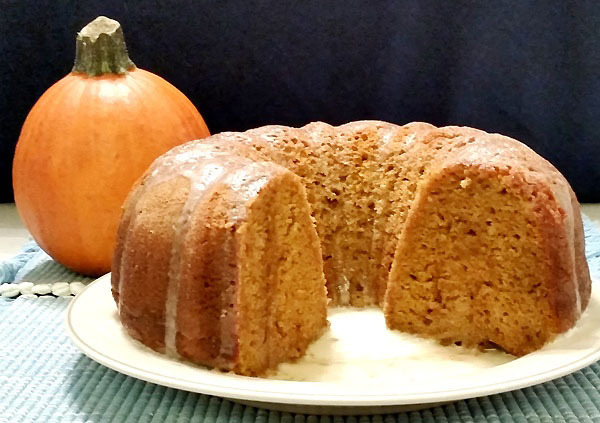 Pumpkin-Spice-Bundt-Cake-With-Vanillla-Butter-Sauce-ForRent.Com