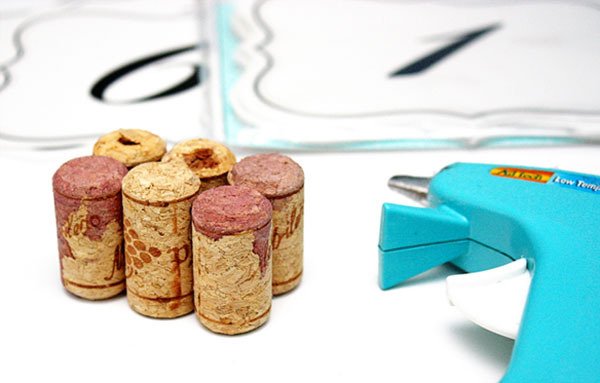 3 DIY Projects using Corks assemble table markers ForRent.com