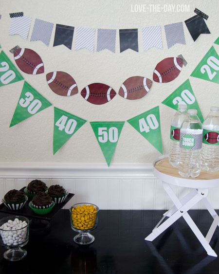 Adorable and universal football decorations! So excited to use these for my next viewing party. 