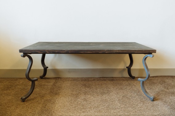 Super easy way to give your coffee table a rustic makeover