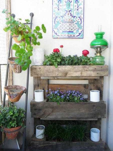 Turn One Pallet Into a Row of Garden Boxes