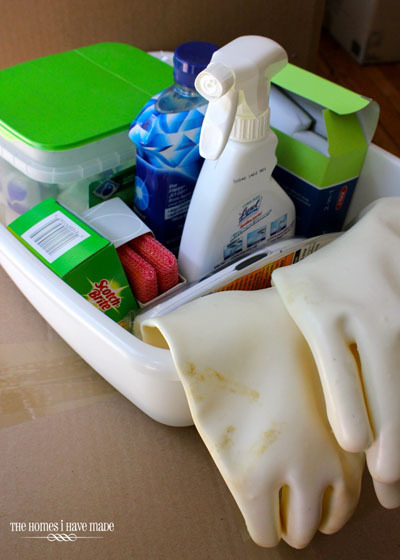 Moving-Tips-Cleaning-Supplies-ForRent.com_