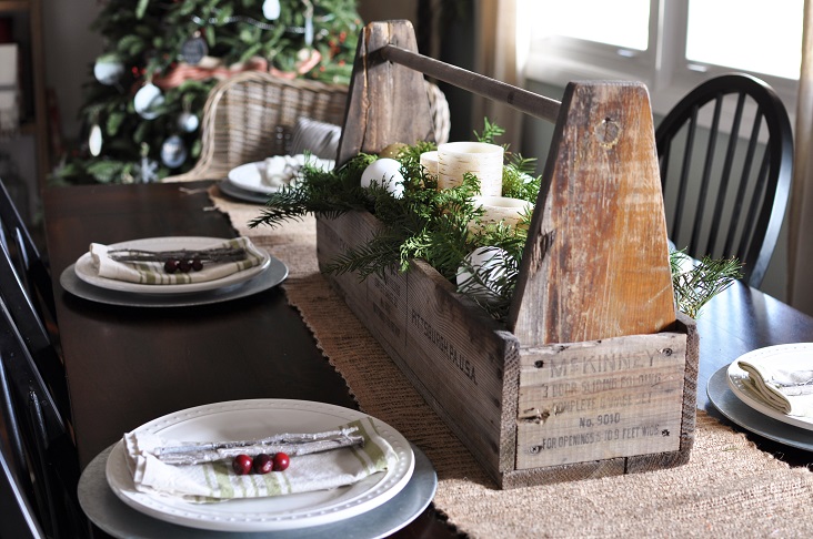 Simple Winter Tablescape