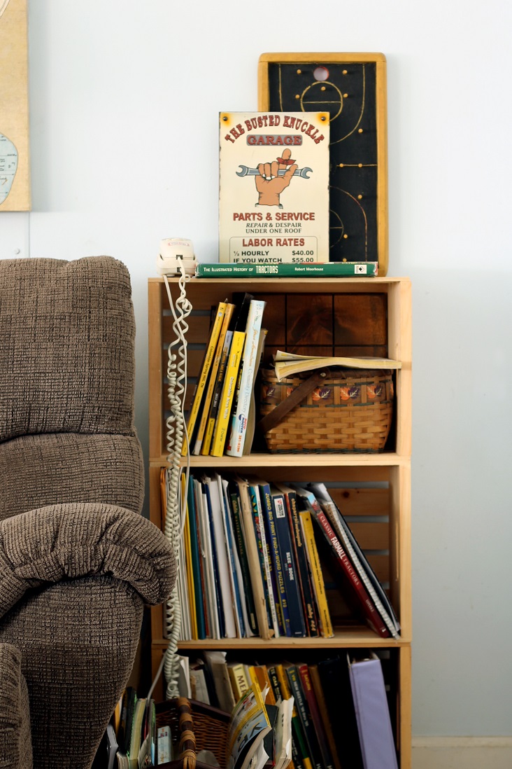 using crates as furniture-003