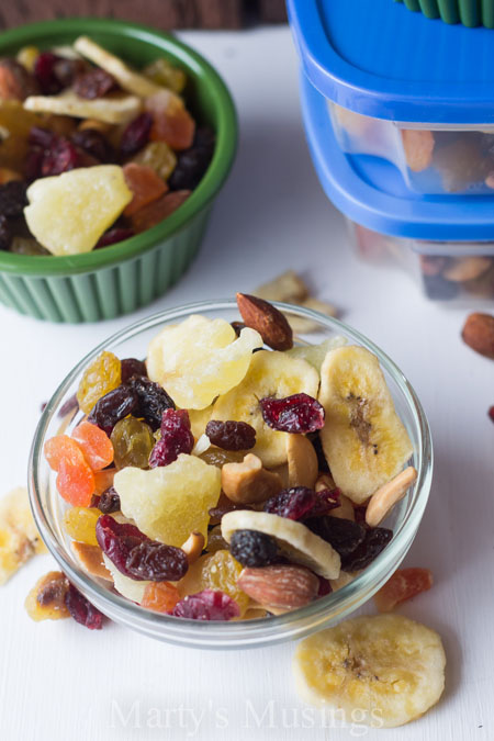 Healthy-Snacks-Dried-Fruit-and-Nuts