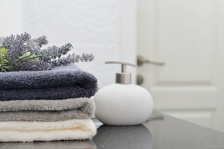 Bathroom Hacks for Rental_fluffy towels