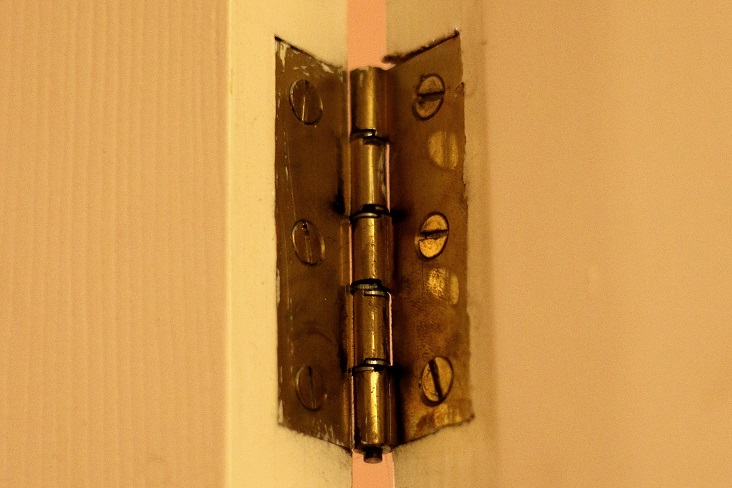 DIY Apartment Fixes Hinge