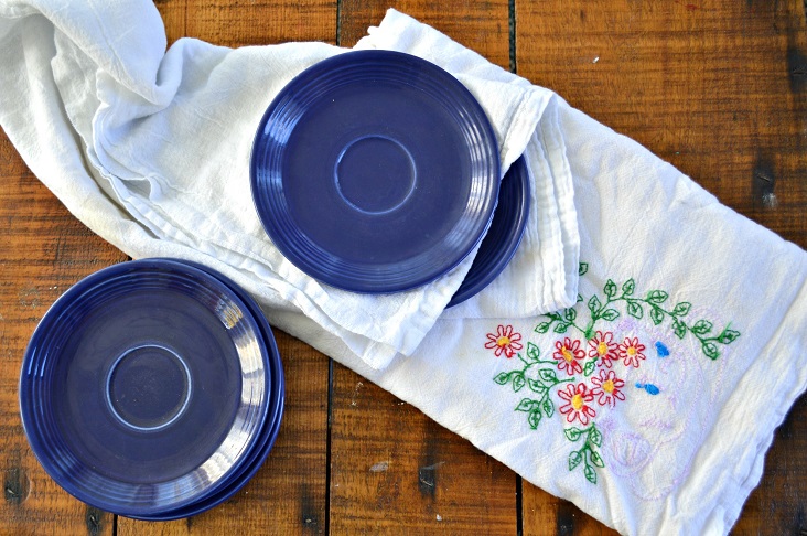 Pack Dishes in Towels