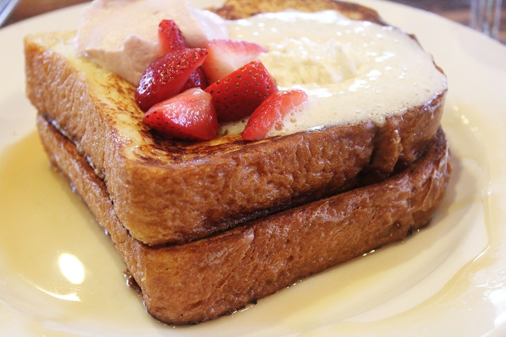 strawberry-shortcake-french-toast_saint-ann