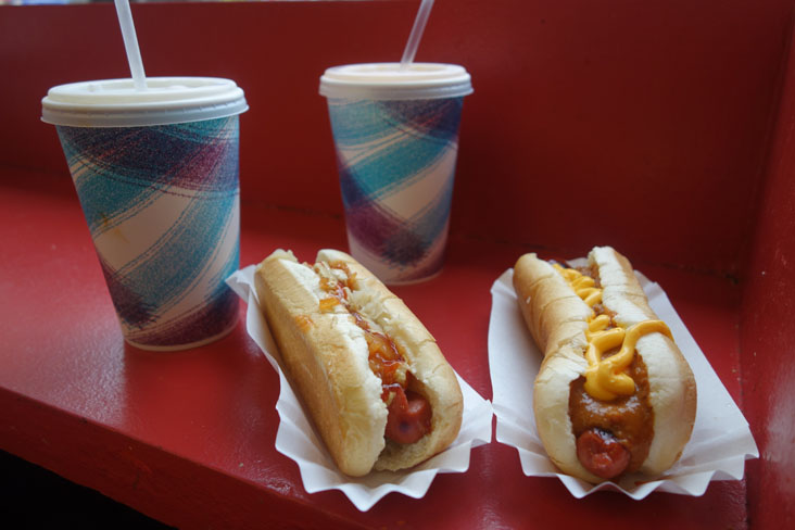 NY-foods-hotdogs